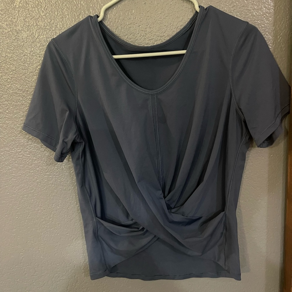 Lululemon crop top size 6